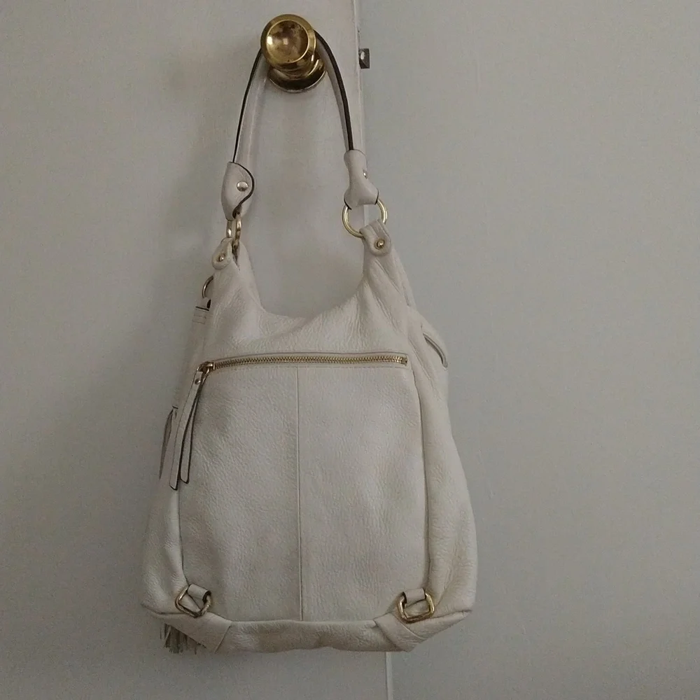 Chic White Leather Hobo Bag with Gold Accents - Picture 6 of 15